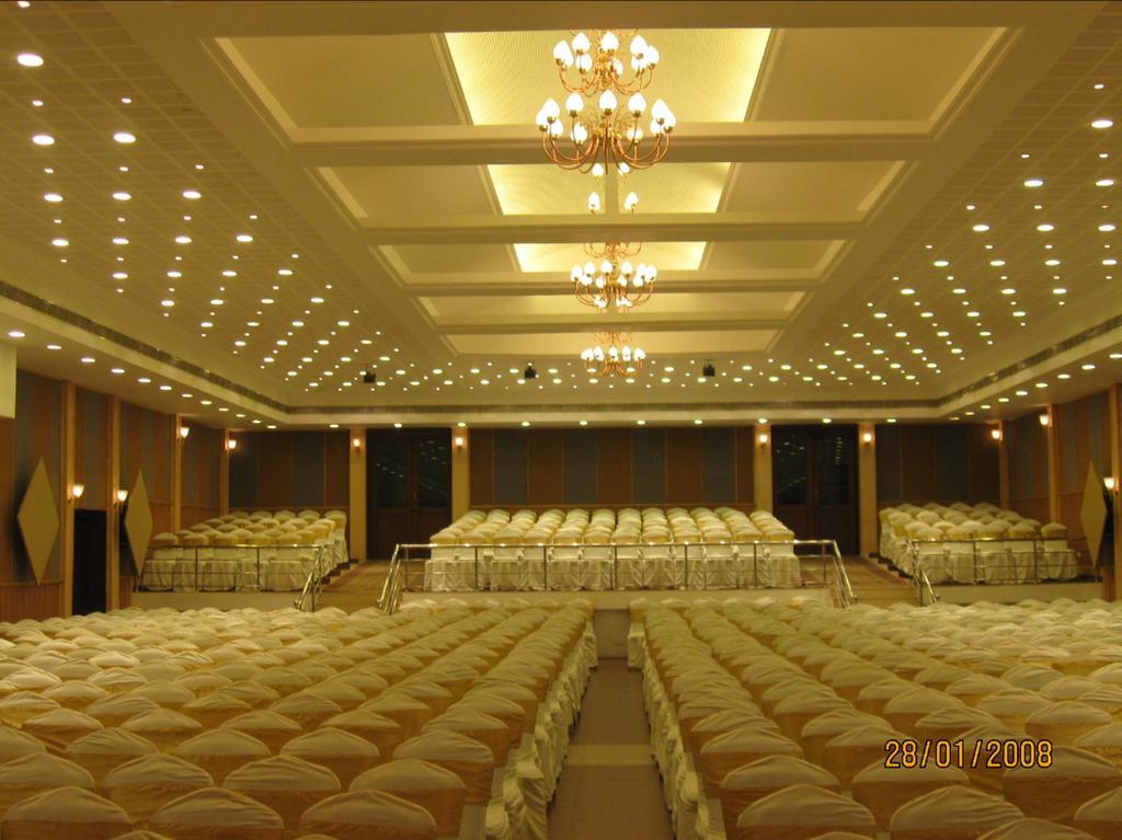 קולאם The Quilon Beach Hotel And Convention Center מראה חיצוני תמונה