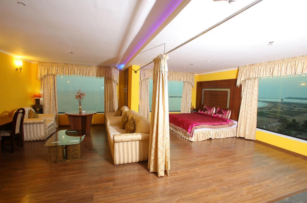 קולאם The Quilon Beach Hotel And Convention Center מראה חיצוני תמונה