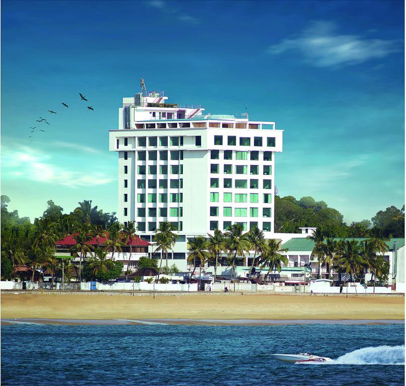 קולאם The Quilon Beach Hotel And Convention Center מראה חיצוני תמונה