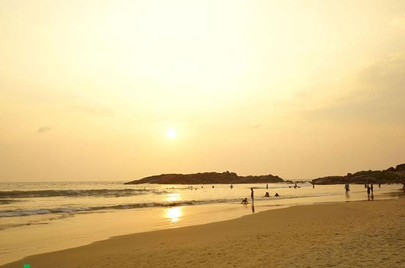 קולאם The Quilon Beach Hotel And Convention Center מראה חיצוני תמונה