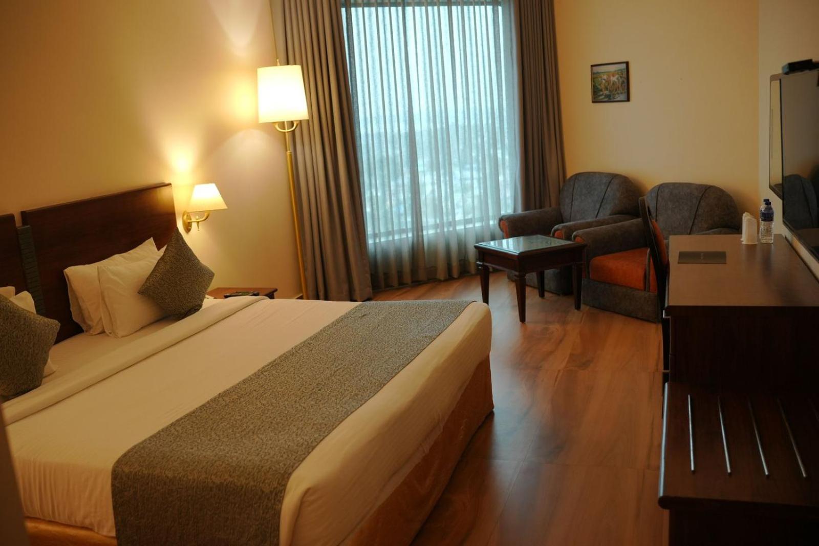 קולאם The Quilon Beach Hotel And Convention Center מראה חיצוני תמונה