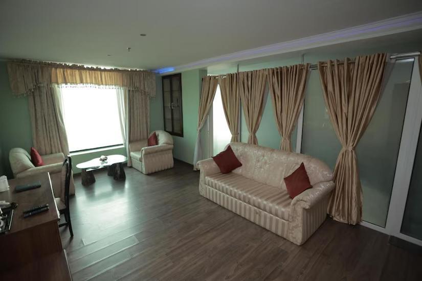 קולאם The Quilon Beach Hotel And Convention Center מראה חיצוני תמונה