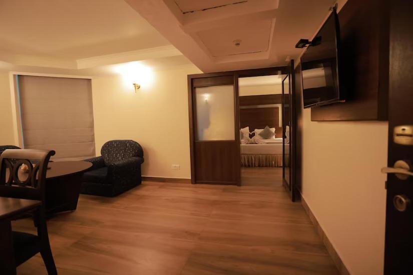 קולאם The Quilon Beach Hotel And Convention Center מראה חיצוני תמונה