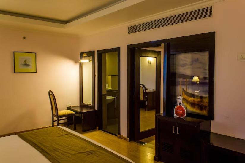 קולאם The Quilon Beach Hotel And Convention Center מראה חיצוני תמונה