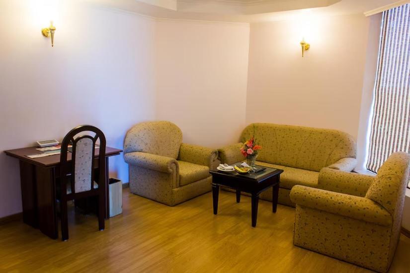 קולאם The Quilon Beach Hotel And Convention Center מראה חיצוני תמונה