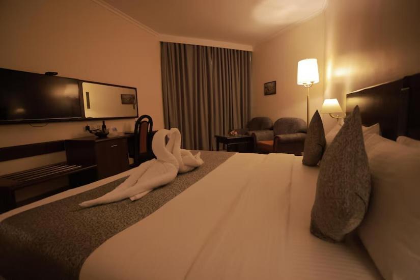 קולאם The Quilon Beach Hotel And Convention Center מראה חיצוני תמונה