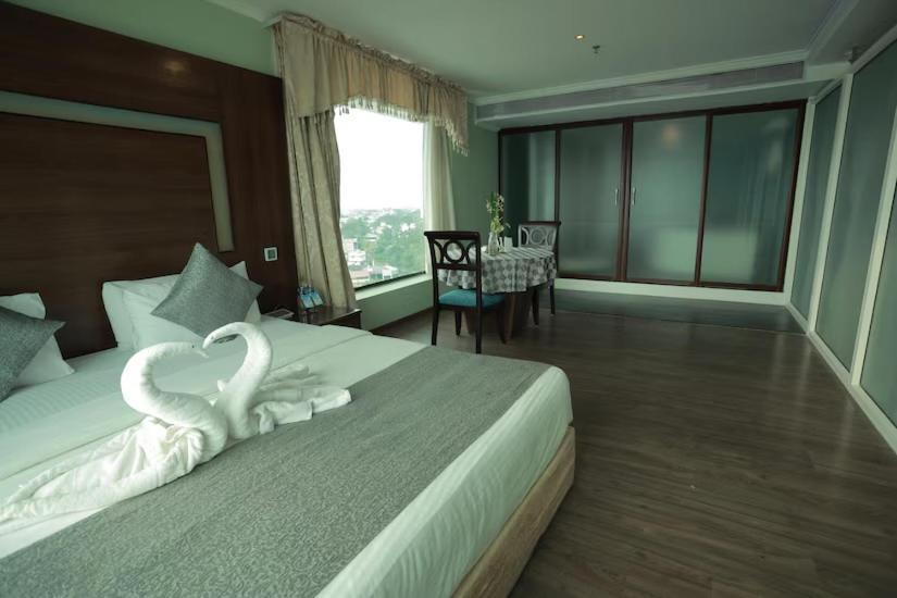 קולאם The Quilon Beach Hotel And Convention Center מראה חיצוני תמונה