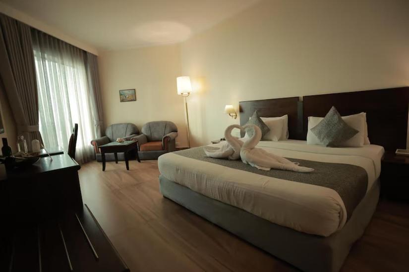 קולאם The Quilon Beach Hotel And Convention Center מראה חיצוני תמונה