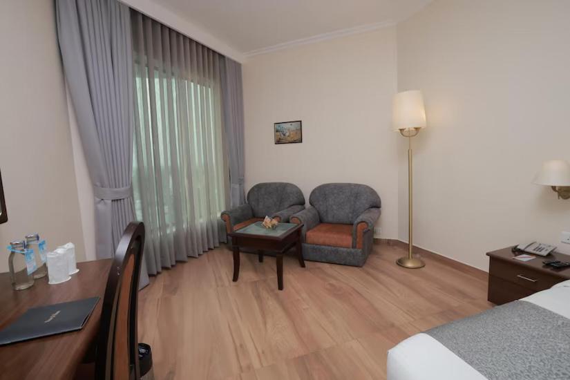 קולאם The Quilon Beach Hotel And Convention Center מראה חיצוני תמונה