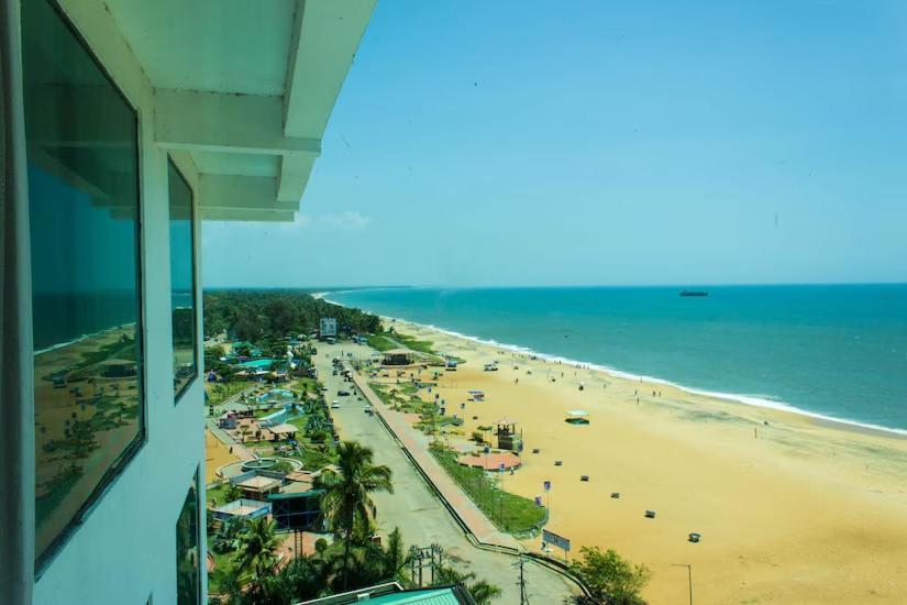 קולאם The Quilon Beach Hotel And Convention Center מראה חיצוני תמונה