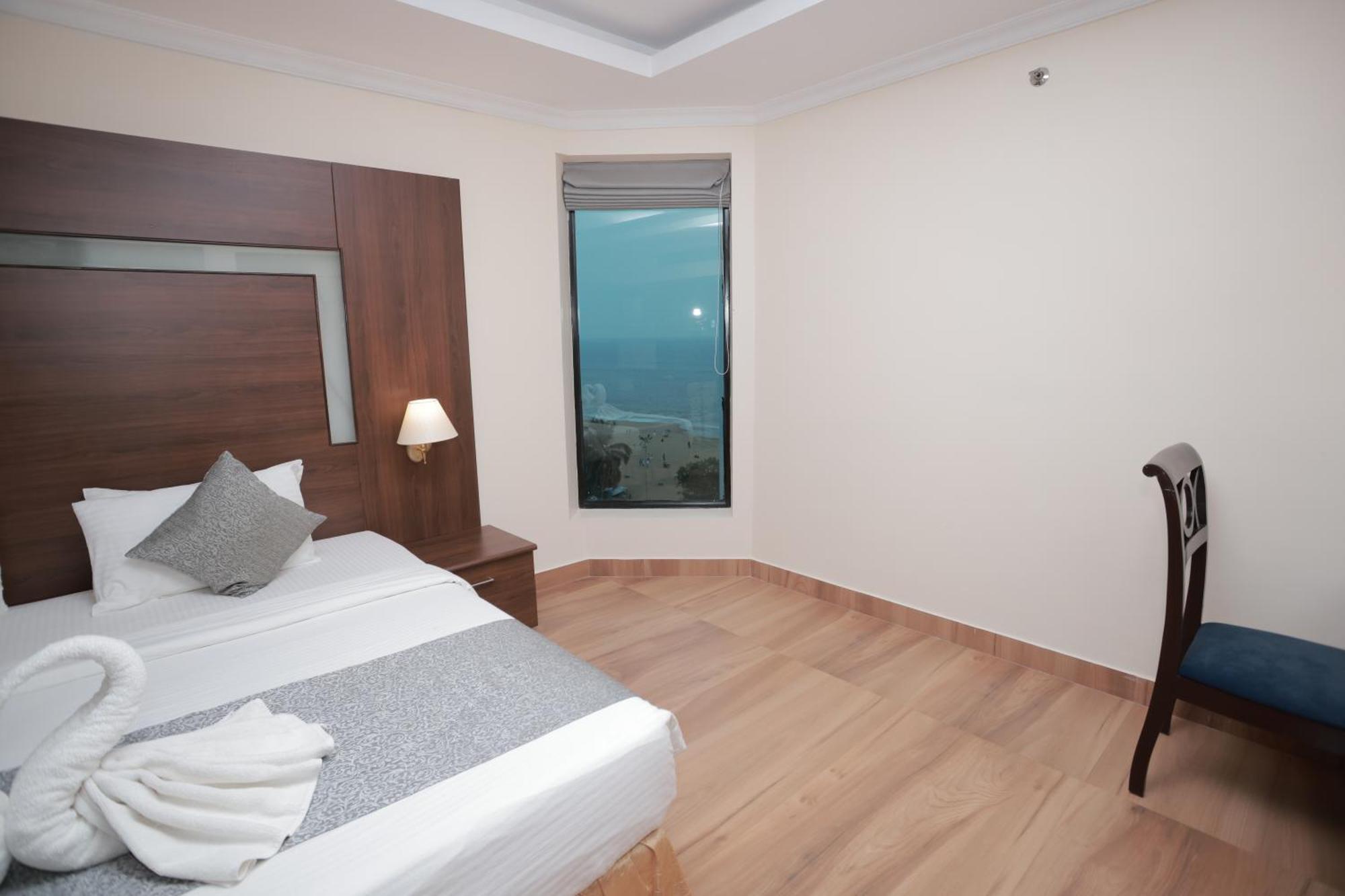קולאם The Quilon Beach Hotel And Convention Center מראה חיצוני תמונה