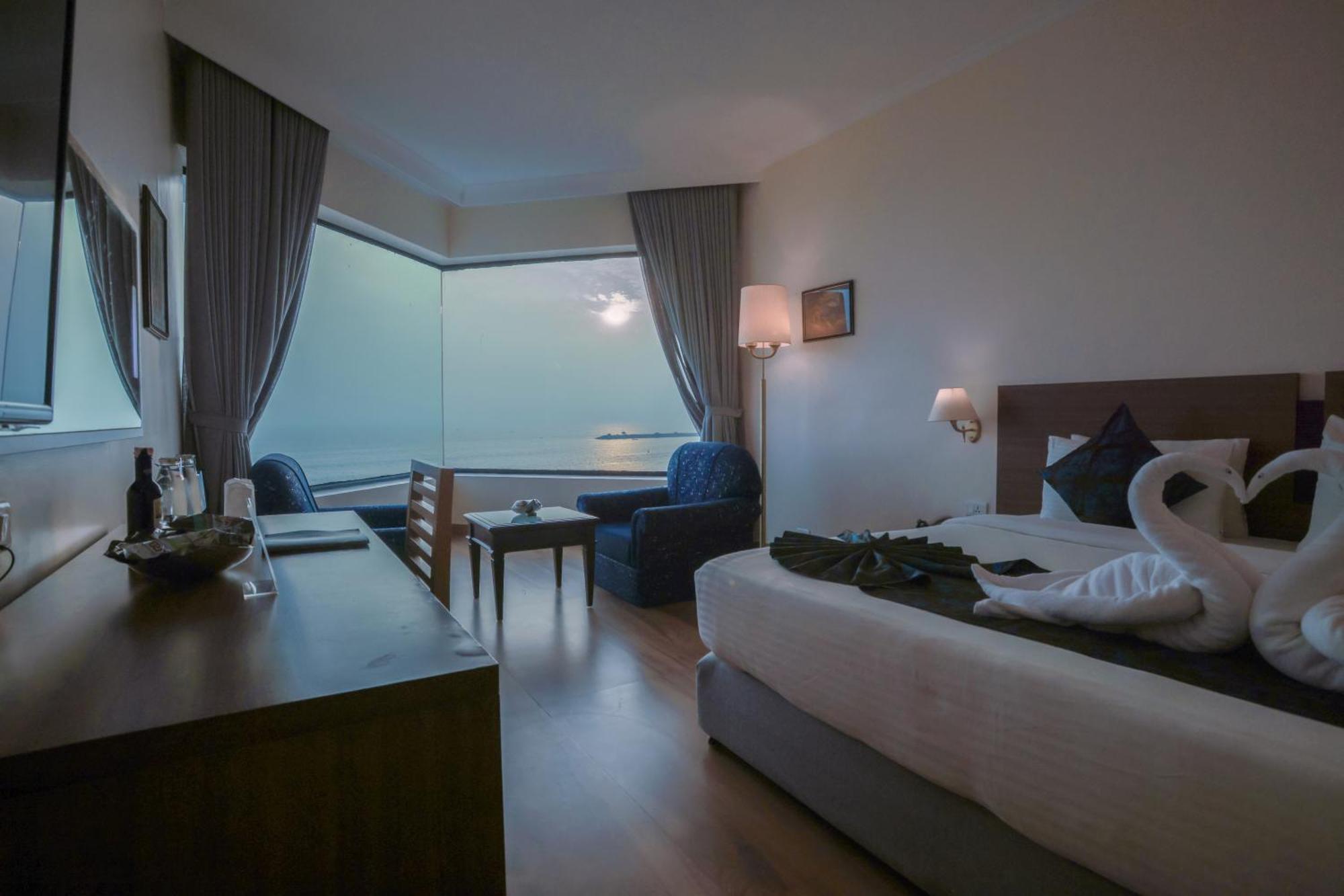 קולאם The Quilon Beach Hotel And Convention Center מראה חיצוני תמונה