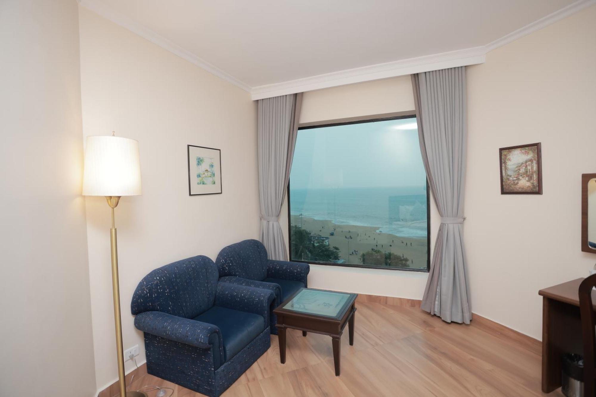 קולאם The Quilon Beach Hotel And Convention Center מראה חיצוני תמונה