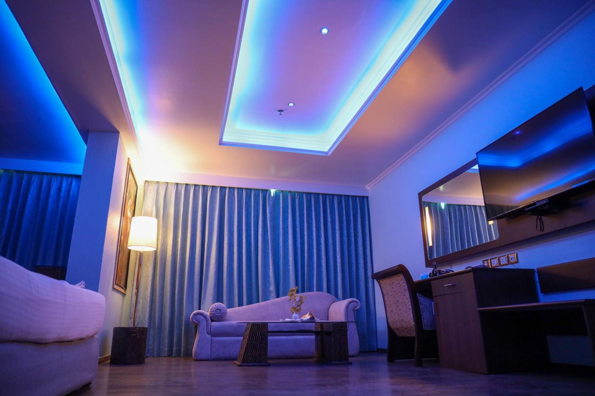 קולאם The Quilon Beach Hotel And Convention Center מראה חיצוני תמונה