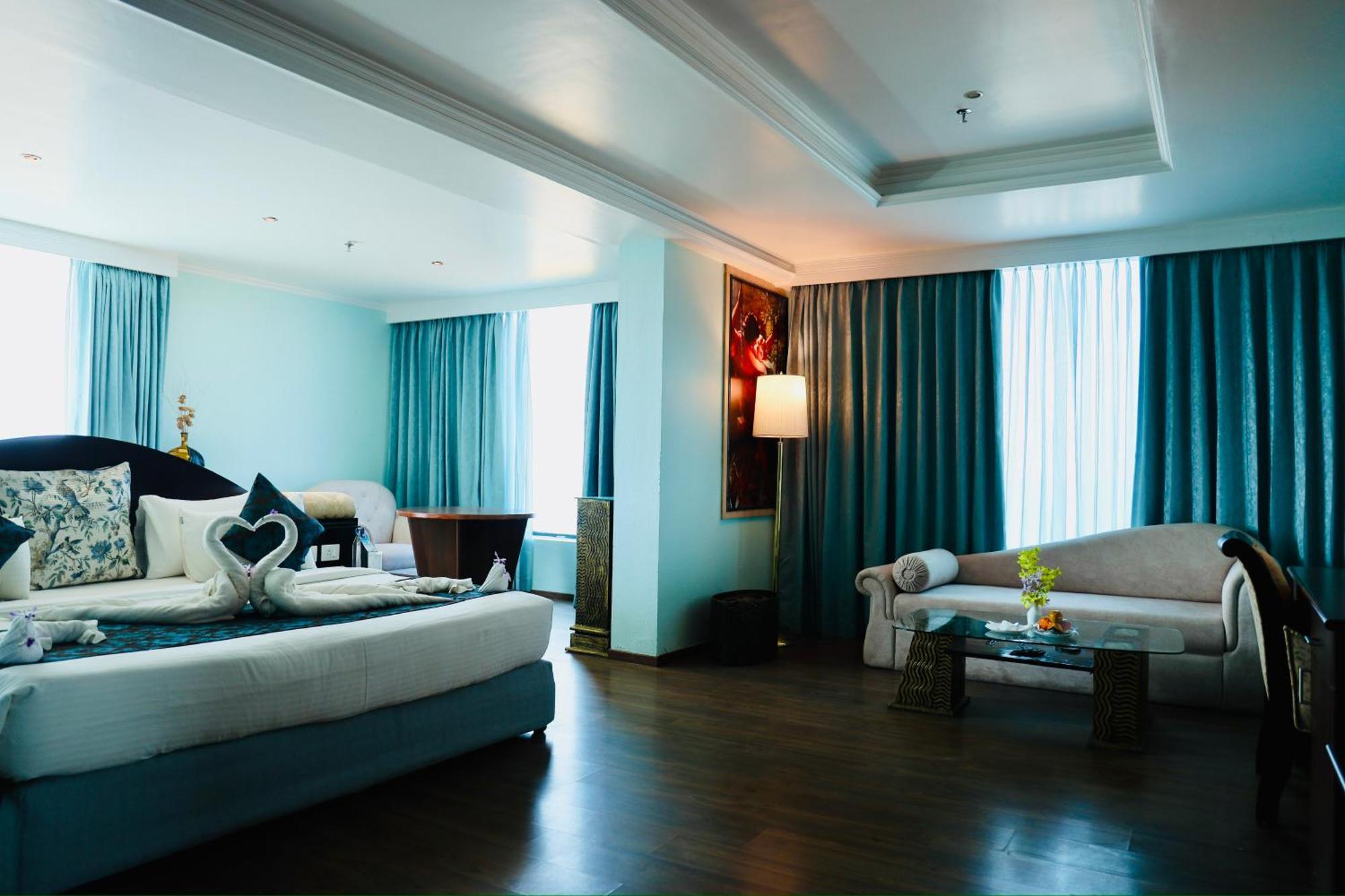 קולאם The Quilon Beach Hotel And Convention Center מראה חיצוני תמונה