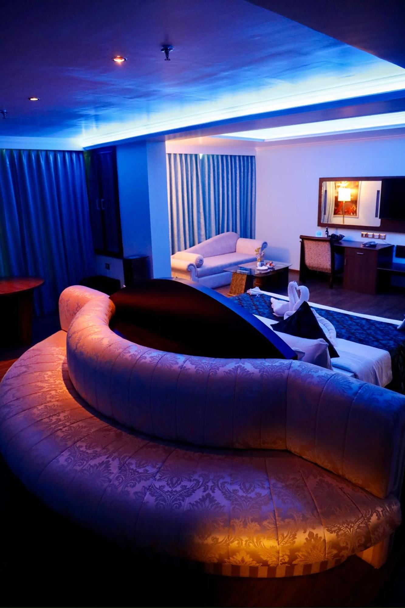 קולאם The Quilon Beach Hotel And Convention Center מראה חיצוני תמונה