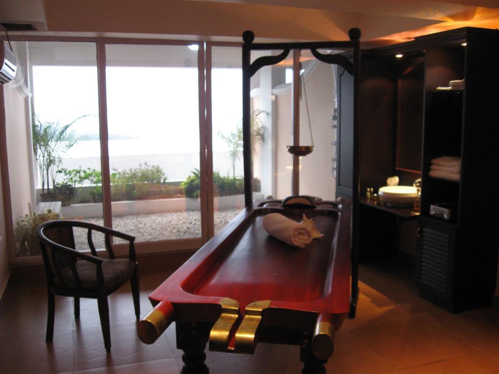 קולאם The Quilon Beach Hotel And Convention Center מראה חיצוני תמונה