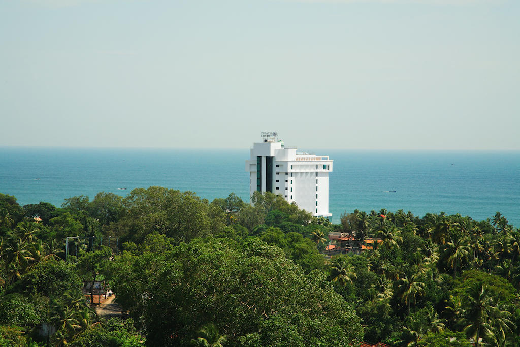 קולאם The Quilon Beach Hotel And Convention Center מראה חיצוני תמונה
