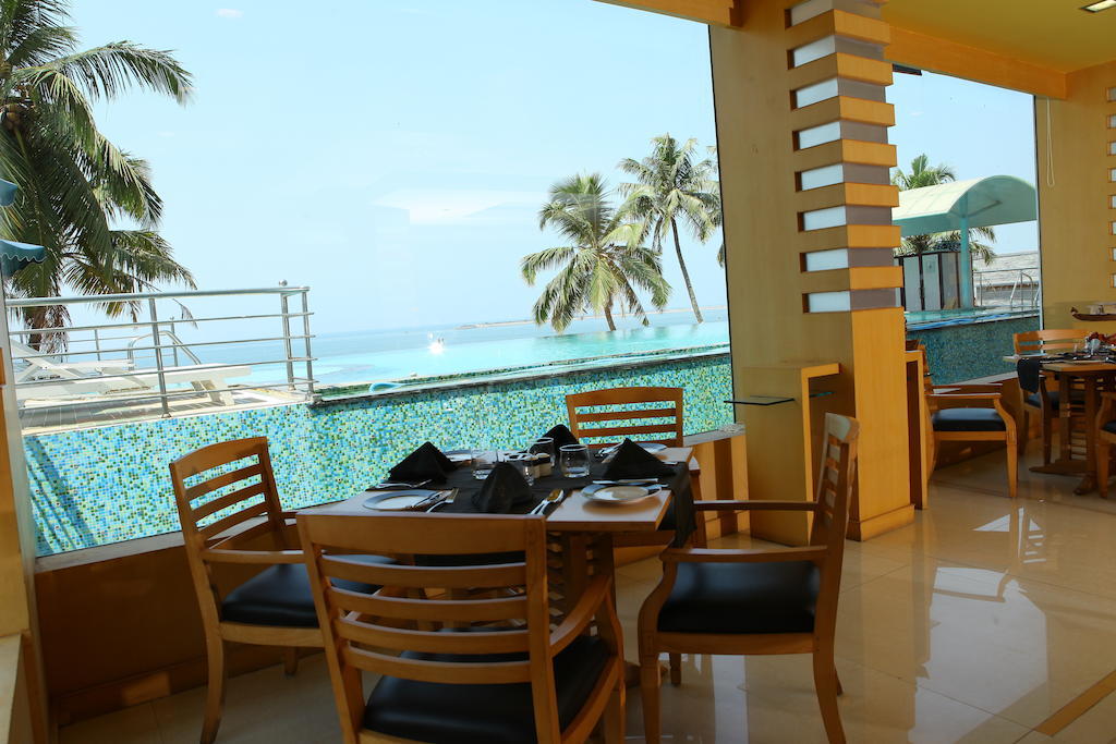 קולאם The Quilon Beach Hotel And Convention Center מראה חיצוני תמונה