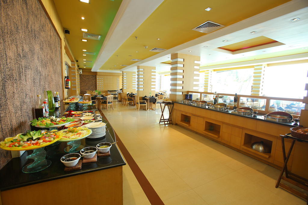 קולאם The Quilon Beach Hotel And Convention Center מראה חיצוני תמונה
